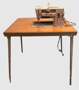 MBC - Vintage Singer Sewing Machine Model 401A With Craft Table