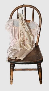 MB - Vintage Childrens Chair With Dress & Accessories