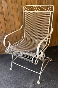 P - Vintage Wrought Iron Spring Patio Chair