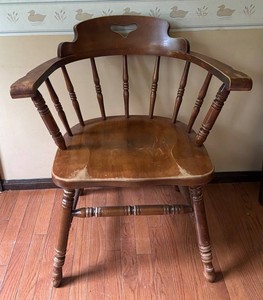 D - Vintage Windsor Chair