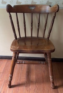 D - Vintage Windsor Chair