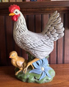 LR - Vintage Ceramic Hen with Chick Figurine