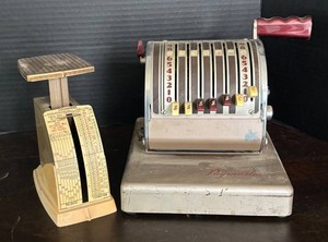 LR - Vintage Paymaster & Countess Scale