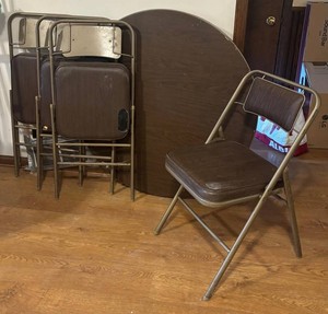LL - Vintage Round Folding Table & 4 Chairs