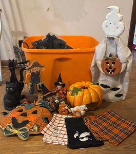 LL - Halloween Decor Mixed Lot Ghost, Pumpkin, Cats, Scarecrow and More
