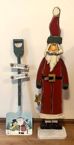 LL - Wooden Santa & Shovel Decor