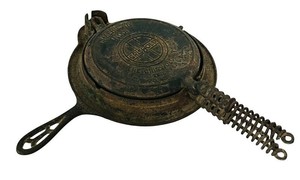 DR - Antique Waffle Iron Griswold No. 8
