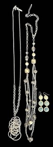 Costume Jewelry Necklace & Earring Set (3 Pieces)