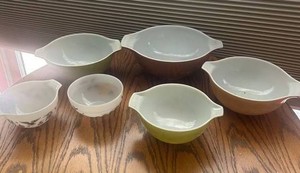 Pyrex, Etc. Mixing Bowls (Lot of 5)