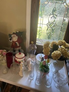 Christmas and Floral Decor Mixed Lot