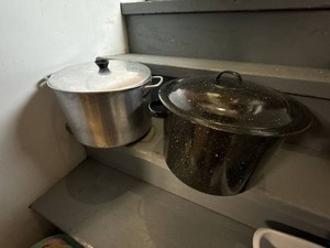 Vintage Aluminum Stock Pot & Black Enamelware Canner Pot Lids