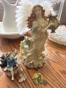 Jan Hagara Butchie Figurine & Lighted Angel Decor Mixed Lot