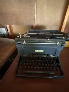 Underwood Standard Manual Office Typewriter Black Desktop Machine