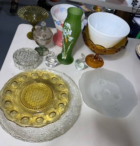 Vintage Art Glass & Pressed Glass Bowls Vases Swans Mixed Lot