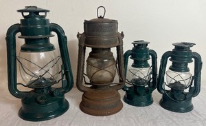 Fueerhand-Sturmkappe 276 Vintage Lantern plus Three Green Retro Oil Lanterns with Handles