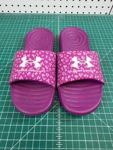 Under Armour 3024436-501 Women's UA Ansa Graphic Slides Mystic Magenta Used Size 9