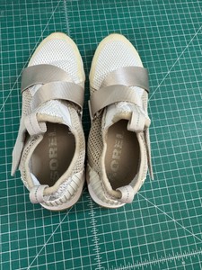 Women's Sorel Kinetic Impact Strap Sneakers NL3682-125 Size 9 USED Shoes