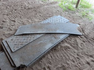 Rubber Skid Steer Drive On Panels