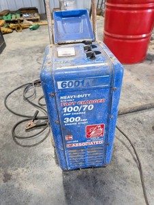 Associated 6007A Heavy-Duty 612 Volt Battery Charger 300 Amp Start
