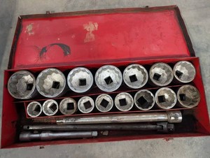 Socket Set in Metal Case