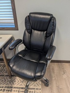 Black Executive Swivel Office Chair