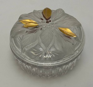 Unique Vintage Poinsetta Crystal Candy DishPowder Box 2 34 x 5