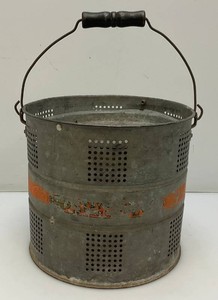 Vintage Shakesphere Galvanized Minnow Bucket With Liner