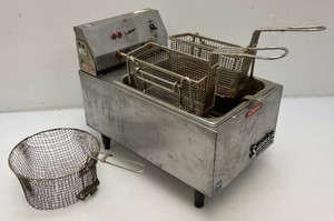 SUPERIOR Brand NSF Tabletop Deep Fat Fryer Pre-Owned With Three Baskets