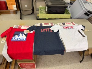 New Levis Youth 2 Pack Tees Size 1416