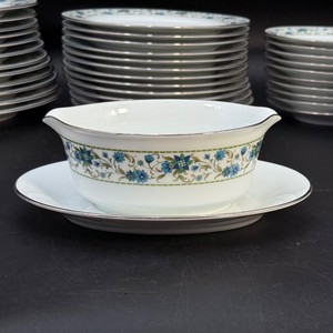 Vintage Noritake Sue #2157 Fine China Dinnerware Set - Platinum Trim Made in Japan