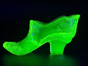 Vintage Mosser Uranium Vaseline Glass Slipper Shoe  Bow &amp Scroll Pattern  Strong Neon UV Glow