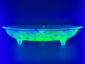 Vintage Anchor Hocking Cameo Ballerina Green Uranium Glass 3-Part Footed Relish Dish Tray 8.5