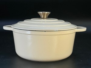 Vintage-Style Cream Enameled Cast Iron Dutch Oven Pot with Lid  4.5 Quart