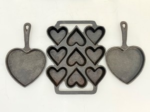 Vintage Galerie Cast Iron Heart Baking Set  9-Well Pan &amp 2 Heart Skillets