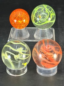 Lot of 4 Vintage Jumbo Glass Marbles with Display Stands  Spaghetti Swirl &amp Speckled Art Glass Set