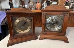 A lot of two antique clocks mechanical bracket clocks