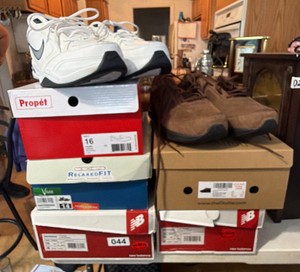 Lot of 7 Mens Mens Shoe Lot  Nike, New Balance, Skechers, Propet & FitVille