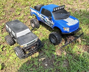 Lot of two toy trucks