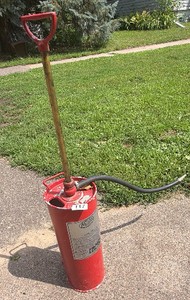 Portable Pressurized Grease Dispenser with Hand Pump & Hose