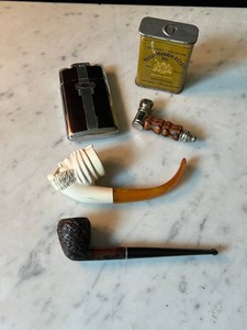 Art Deco Ronson Lighter that opens to a Cigarette Case, Philip Morris Tin & 3 Smoking Pipes Mixed Lot