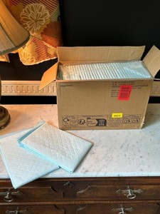 Amazon Basics Dog and Puppy Potty Training Pads Giant 40-Pack