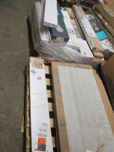 Pallet of assorted tile and floorin...