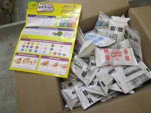 75 Pouches of Crayola model magic c...