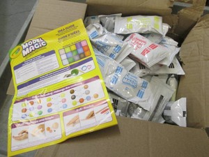 75 Pouches of Crayola model magic c...