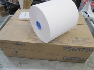 6 Rolls Kleenex hand towels...