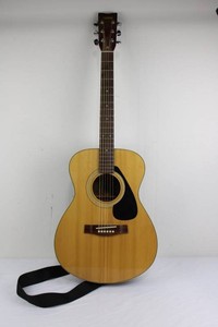 Yamaha FG-331 Acoustic Guitar With Strap