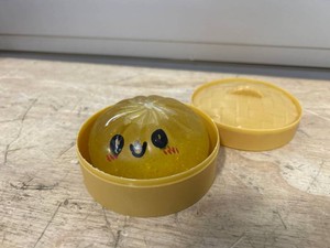 Flashing Dumplings,Soft and Cute Flashing Dumpling Toy,Dumpling Stress-Relieving Ball,Stretchy Desk Toys,Colorful Dumplings Stress Balls Fidget Sensory Toy with Food Steamer (Ultra Rare Gold Glitter)