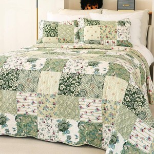 $44 Cmfshape Summer Floral King Quilted Bedspread,Romantic Green Quilt Set King,Reversible Stitched Bedding Set All Season,Soft Lightweight Coverlet with Pillow Cases (Green&White, King102 x90)