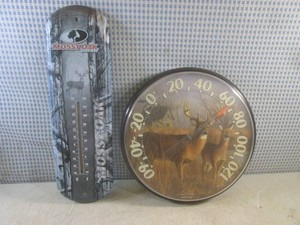 (FS) 2 Thermometers with Deer Mossy...