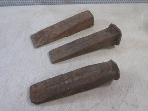 (EC1) 3 Vintage Forged Iron Heavy D...